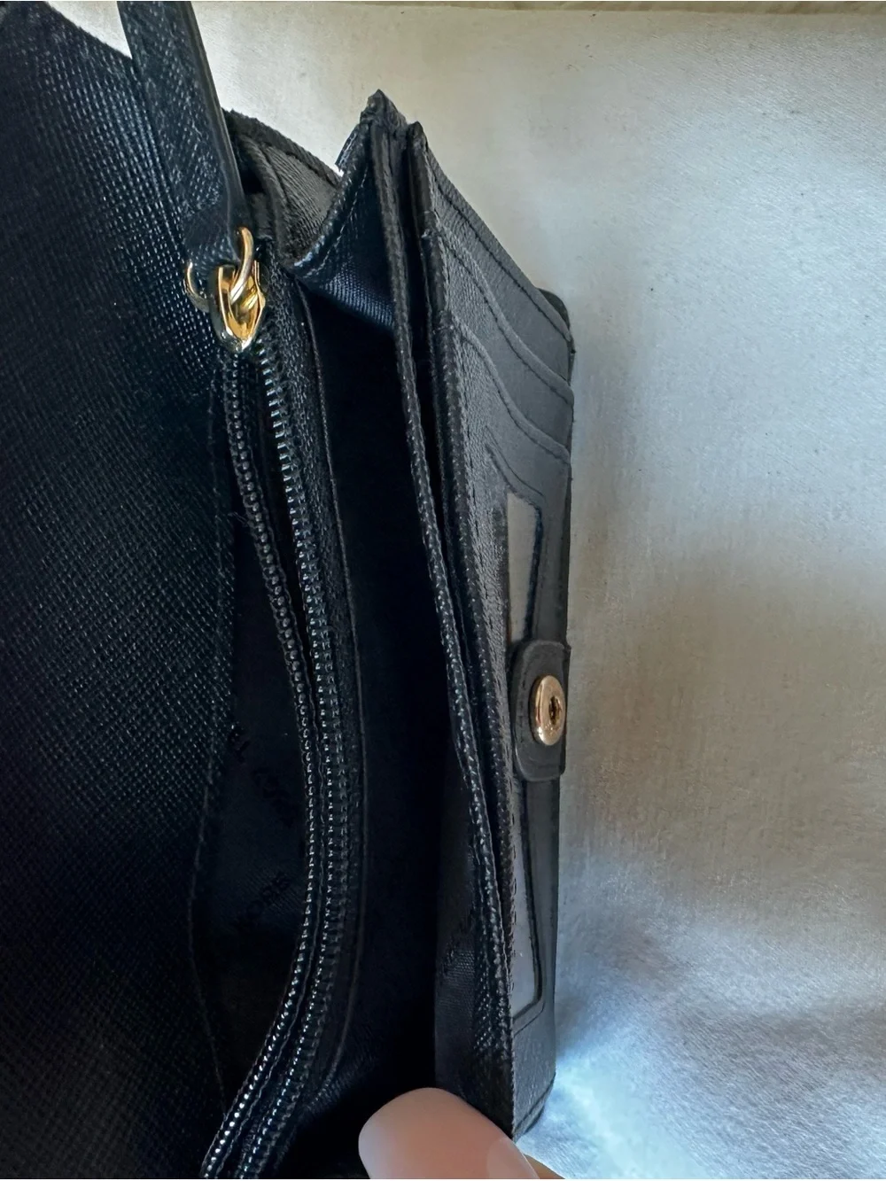 Michael Kors Black Saffiano Leather Compact Wallet Card Holder BiFold Small